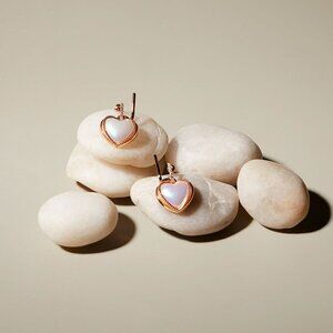 Oden's Eye - Rock Legend: Heart Shaped Pearl Stud Earrings